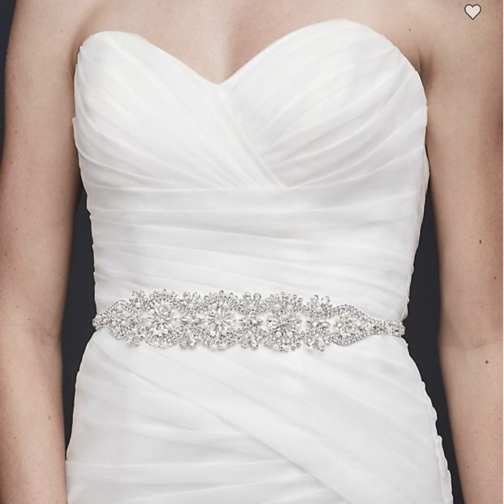 *NWT* DB Pearl & Crystal Blossom Medallion Sash